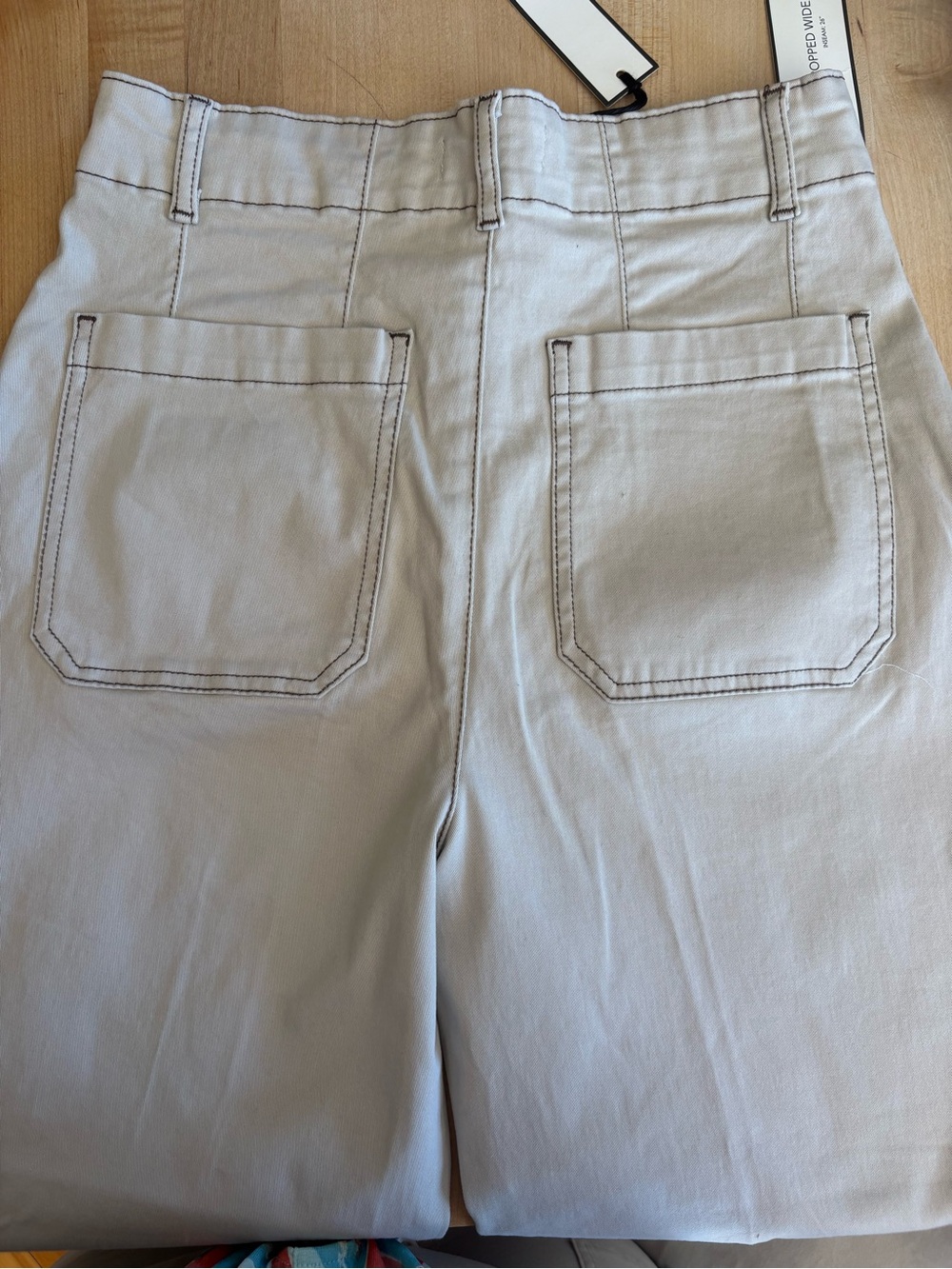 NWT-Bagatelle Cropped Wide Leg Pants in Light Tan with Contrast Stitching - Picture 3 of 7